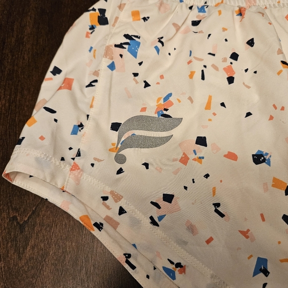 Fabletics shorts NWT - Picture 3 of 8